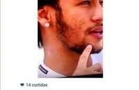 post da ex-BBB Priscila comentando a marca no pescoço de Neymar durante entrevista para o