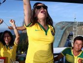 Anitta assiste ao jogo do Brasil