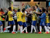 Brasil supera nervosismo da estreia e vence Croácia por 3x1