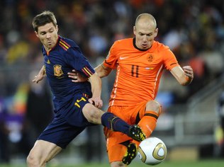 Holanda e Espanha fazem a reedição da final de 2010 na abertura do