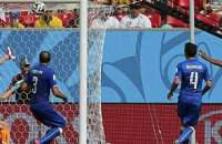 Costa Rica abre o placar contra a Itália com gol de Bryan Ruiz, na Arena Pernambuco