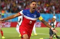 Clint Dempsey comemora após fazer 1 a 0 para os EUA diante de Gana, na estreia das seleções