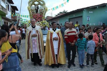 Procissão de Santo Antônio reúne centenas de fiéis em Maragogi