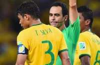 Thiago Silva é advertido com o amarelo