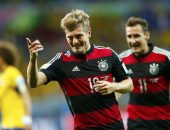 Kroos corre para comemorar o seu segundo gol na partida contra o Brasil, o quarto da Alemanha