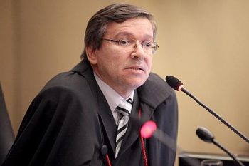 Desembargador João Luiz Azevedo Lessa, relator do processo