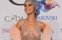 Rihanna tem projeto de comprar um time do Campeonato Inglês, diz jornal