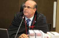 Desembargador Fernando Tourinho de Omena Souza, relator do desaforamento