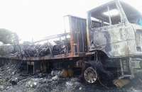 Caminhão com produtos químicos incendeia na BR 424