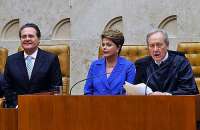 Renan ao lado da presidente Dilma na posse do novo presidente do STF