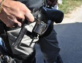 Policiais encontraram um revólver 38 com cinco munições intactas