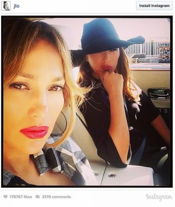 Jennifer Lopez publica foto momentos antes de sofrer acidente de carro