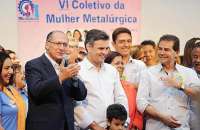 Alckmin acompanha presidenciável Aécio Neves no VI Coletivo da Mulher Metalúrgica, em São Paulo (18/9)