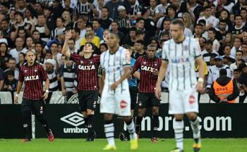 Atlético-PR venceu o Corinthians por 1 a 0 na Arena da Baixada