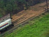 Circulação de trens é interrompida por causa de lama
