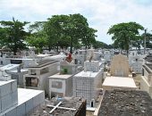Enterros públicos em cova rasa estão suspensos no Cemitério São José