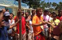 Ambulantes acusam prefeitura de impedir acesso à Praia do Francês