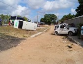 Acidente com micro-ônibus deixa seis pessoas feridas