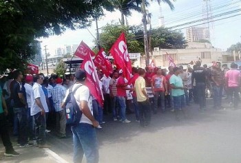 Protesto de vigilantes para o trânsito na Fernandes Lima