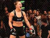Ronda Rousey comemora vitória arrasadora sobre Cat Zingano no UFC 184
