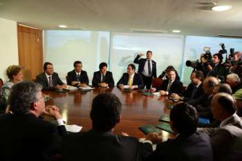Renan Filho participou da reunião entre governadores do NE e a presidente Dilma