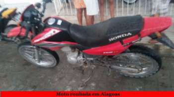 PM de Pernambuco recupera motocicleta roubada em AL