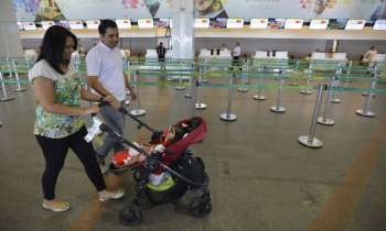 Criança impedida de embarcar em vôo consegue liminar e viaja para Maceió