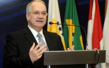 Dilma indica Luiz Edson Fachin para vaga no STF