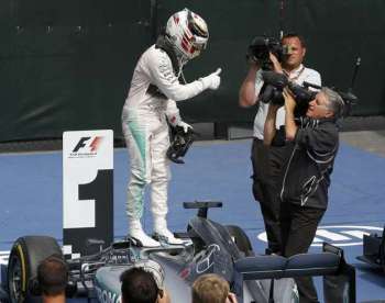 Hamilton voltou a vencer após duas provas com triunfo de Rosberg