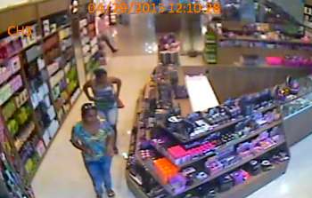 Vídeo mostra mulheres furtando em shopping