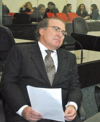 Deputado Olavo Calheiros fez duras críticas à criação de cargos na ALE