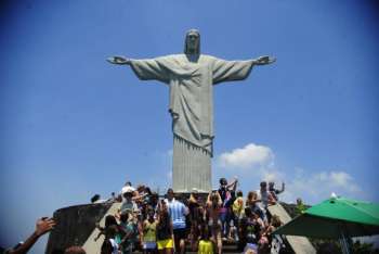 O monumento do Cristo Redentor foi inaugurado em 1931, no alto do Morro do Corcovado, na Floresta da Tijuca