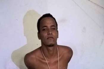 Rafael da Silva foi preso em flagrante logo após roubar duas senhoras (Foto: PC/AL)
