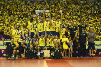 Seleção brasileira comemora o título