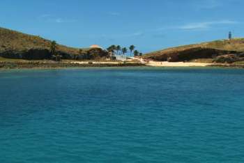 O Arquipélago de Abrolhos se localiza no Oceano Atlântico, no litoral sul da Bahia, a 250 km da foz do Rio Doce