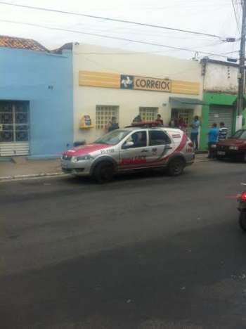 A agência dos Correios, no bairro da Ponta Grossa, foi alvo de criminosos