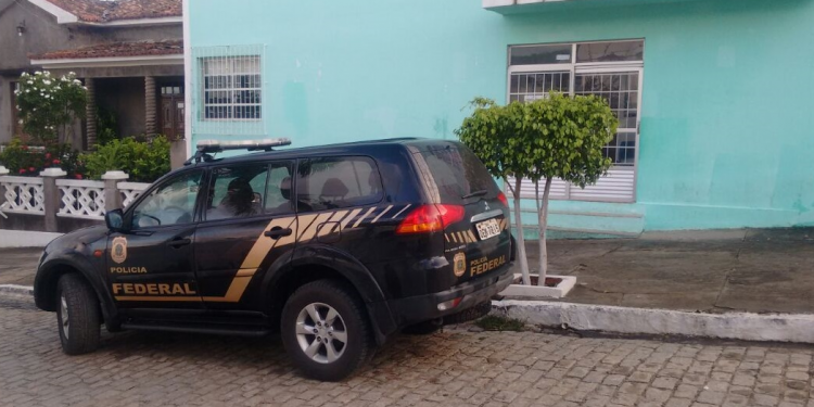 Agentes da PF cumprem mandados em Maceió e Traipu (foto)