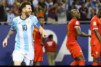 Messi entrou aos 61 minutos, para o lugar de Augusto Fernández, e marcou três golos, aos 68, 78 e 87 minutos.