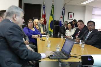 Reunião ocorreu na Presidência do TJ/AL, nesta quinta-feira (16). Foto: Isaac Neves 