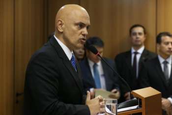 O ministro da Justiça, Alexandre de Moraes, explica a operação da Polícia Federal que prendeu um grupo suspeito de planejar atos terroristas a 15 dias da Rio 2016