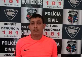  Gilberto Bertoldo Tigre Junior, 26 anos. 