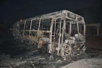 Bandidos atearam fogo em ônibus no Conjunto Frei Damião