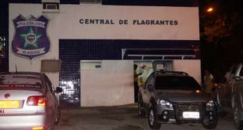 Central de Flagrantes, no bairro do Farol.