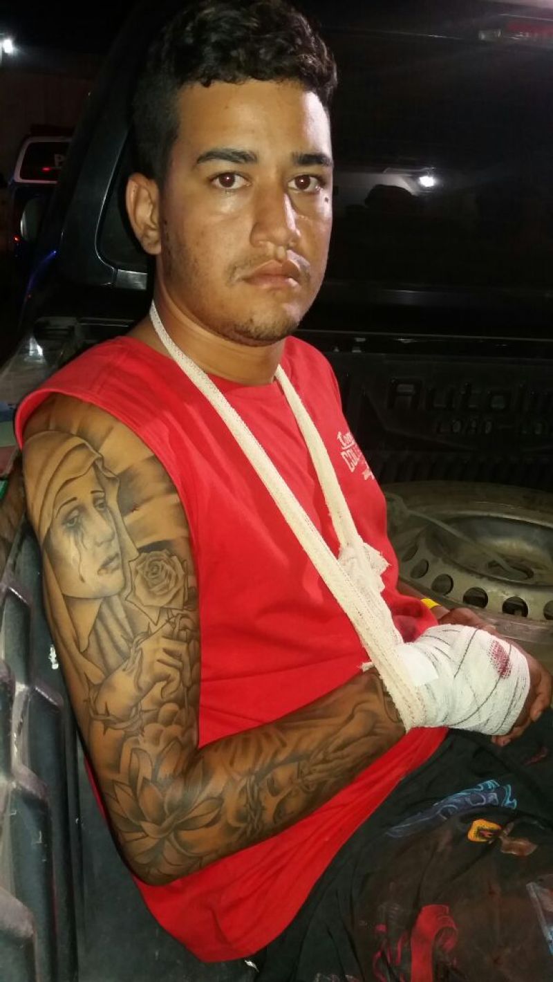 Kaique Bezerra foi ferido na mão durante a troca de tiros
