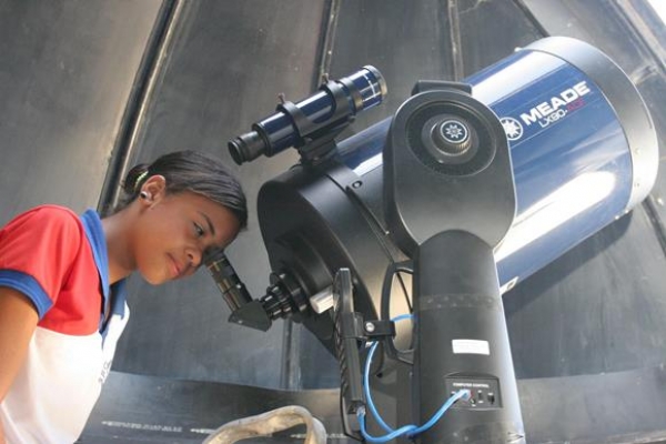 Visitantes terão a oportunidade de assistir a sessões de observação com telescópio e esclarecer dúvidas sobre as estrelas, planetas e o universo como um todo
