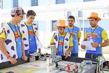 Escola SesiSenai prepara alunos para torneio regional de Robotica