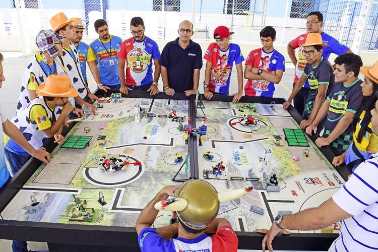 Escola SesiSenai prepara alunos para torneio regional de Robótica