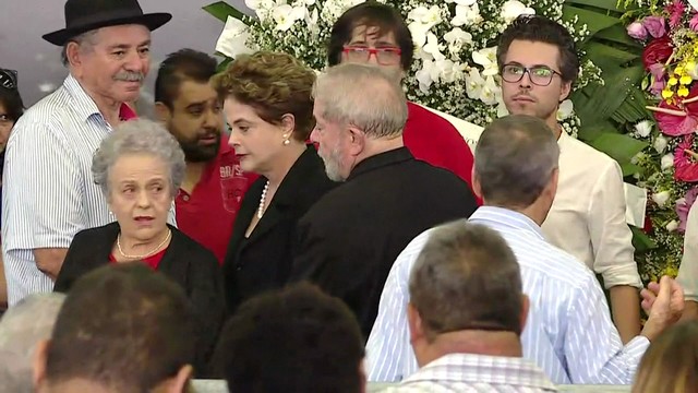 Dilma e a ex-ministra Eleonora com Lula no velório