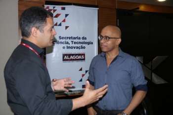 O doutor em comunicação Ricardo Alexino compartilhou suas experiências e reflexões com profissionais e estudantes de Alagoas, em oficina gratuita