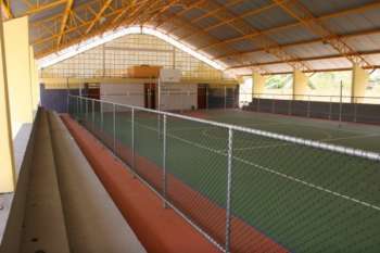 O espaço voltado para práticas esportivas e culturais foi construído após mais de 30 anos da fundação da primeira escola estadual da cidade